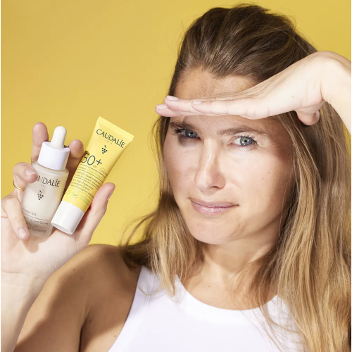 COFFRET Vinoperfect Sérum Eclat Anti-Taches 30 ml + Vinosun Protect Fluide Très Haute Protection SPF50+ 20 ml Offert