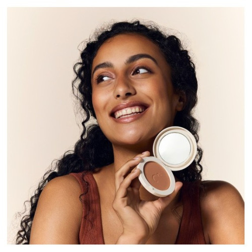 Poudre Soleil Embryolisse : Teint hâlé naturel, fini mat lumineux