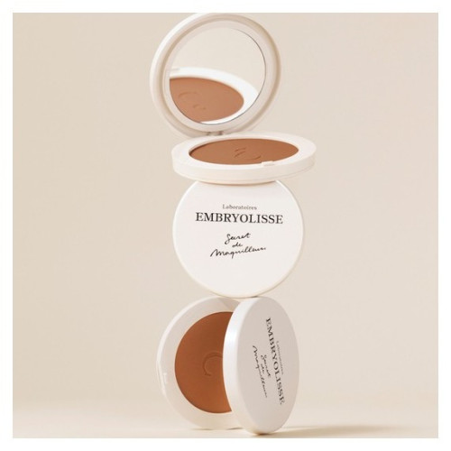 Poudre Soleil Embryolisse : Teint hâlé naturel, fini mat lumineux