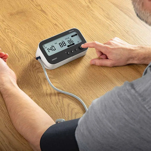 Omron M4 Connect Afib Autotensiomètre - Précision et Suivi