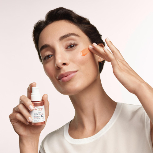 Sérum AVENE HYALU ACTIV : Peeling Anti-Âge Puissant